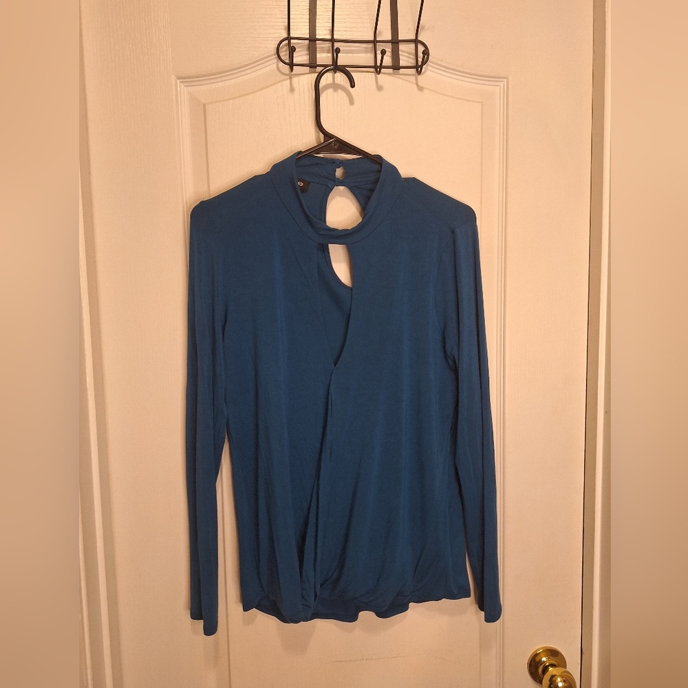 BEBE/TURQUOISE/ LARGE /CHOKER STYLE LONGSLEEVE BLOUSE